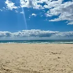 Coastal Haven In Broadbeach